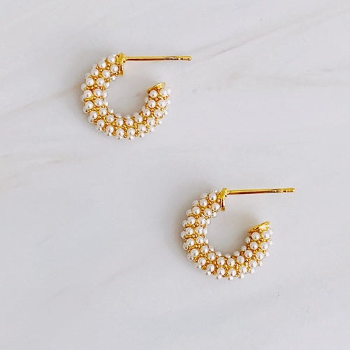 Brincos de Argola Mini com Pérolas — Banhados a Ouro 18K